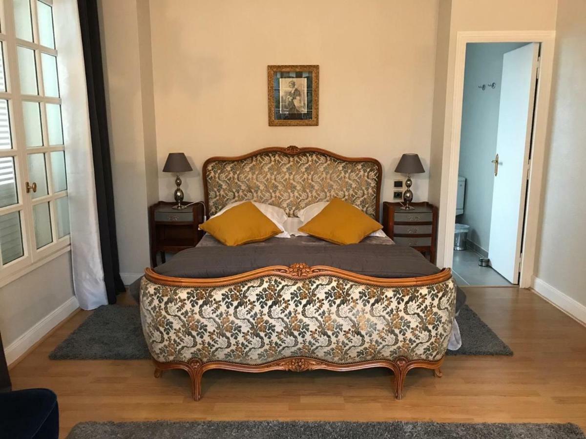 La Tour De Saint Cyr Bed & Breakfast Exterior photo